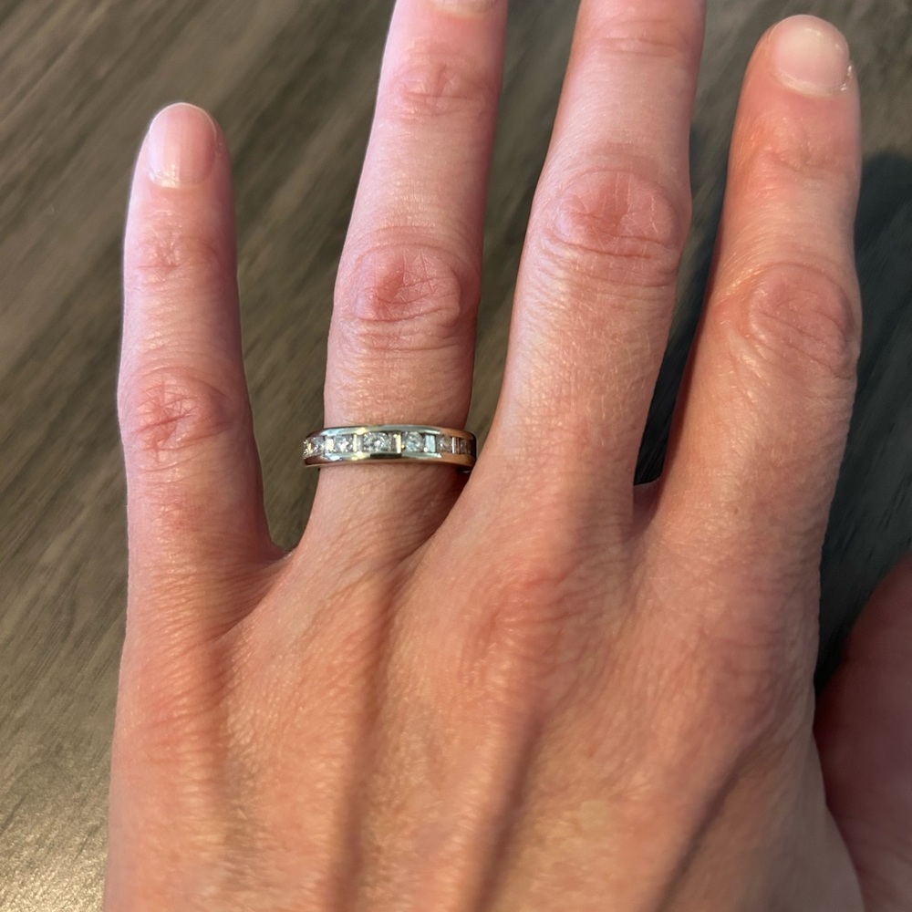 Stunning 14KT white gold custom made diamond band - Picture 1 of 7